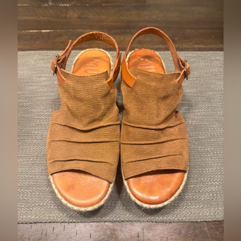 Women's Musse & Cloud Brown Sandals